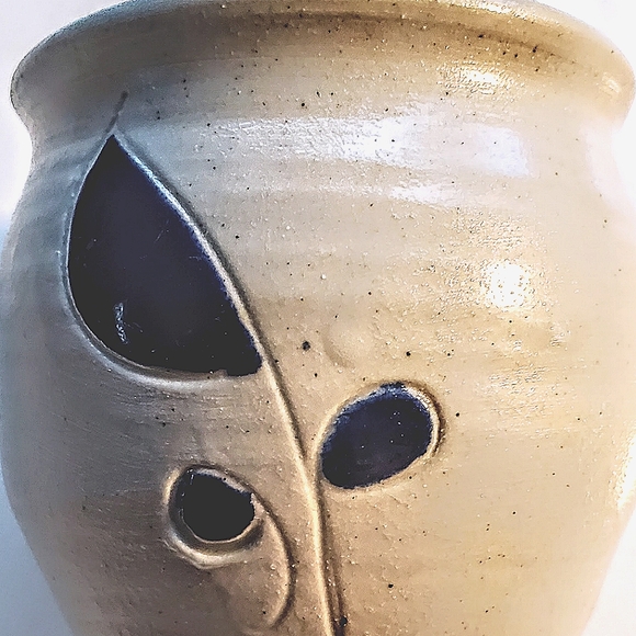 Williamsburg Salt Glaze Pottery Set of Candleholder and Small Pot - Picture 13 of 15